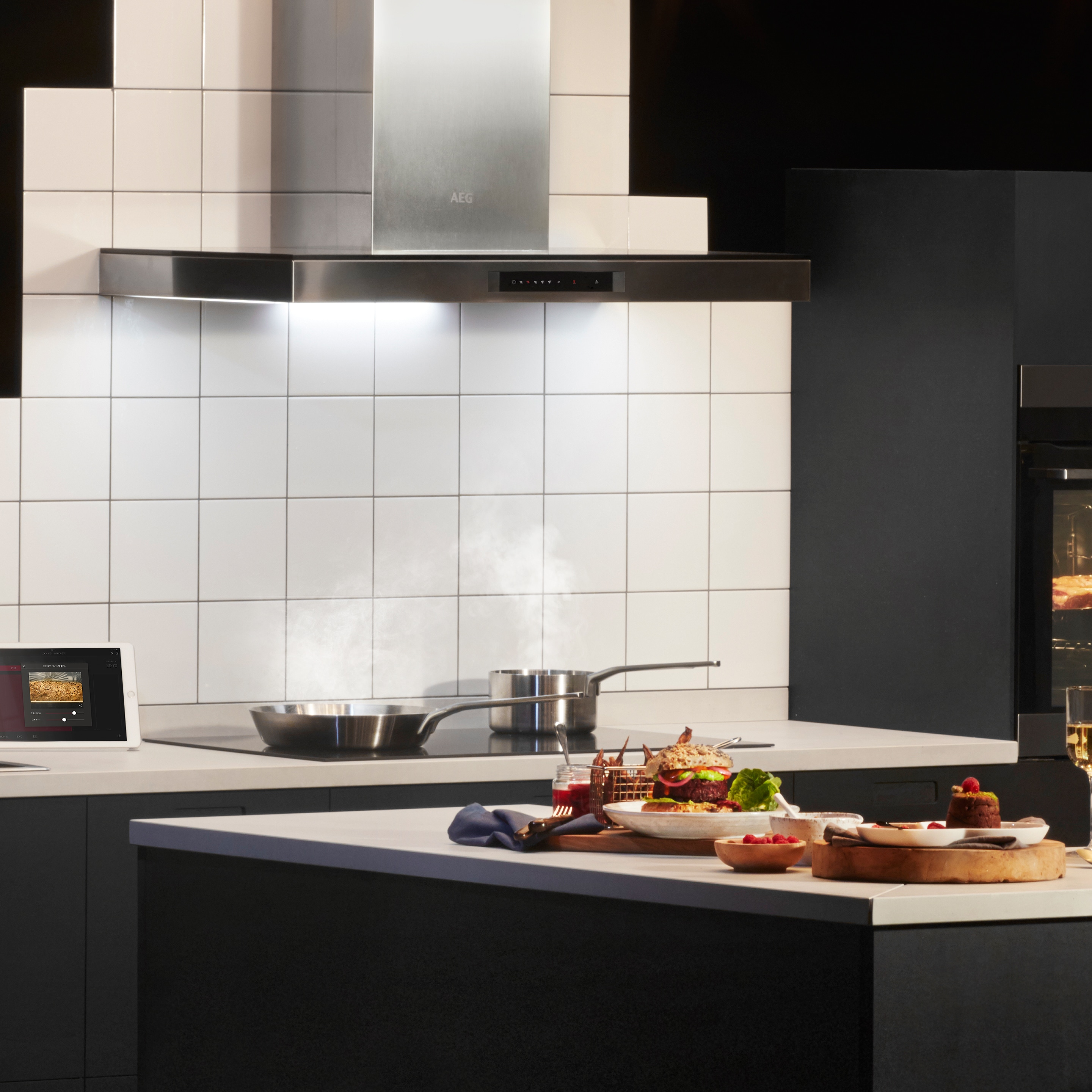 Okap kuchenny AEG w stylowej kuchni